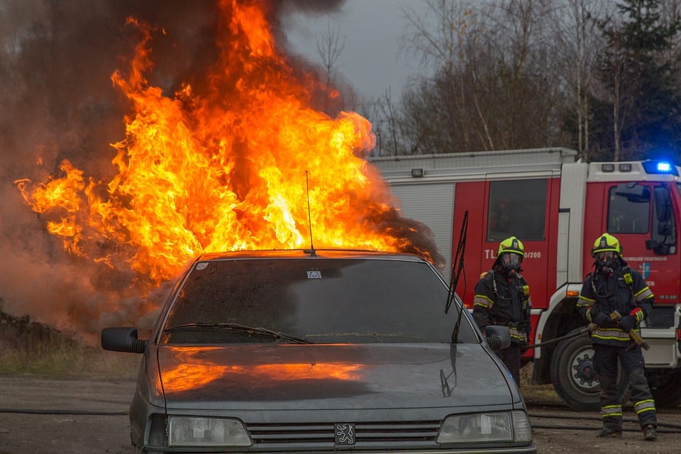 Wer haftet bei einem Fahrzeugbrand?